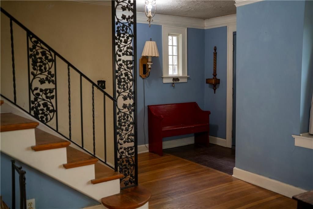 5616 Wyandotte Street — photo 4