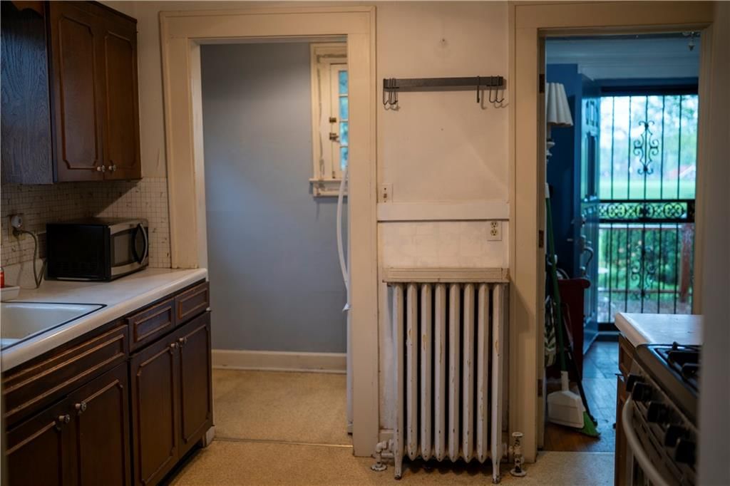 5616 Wyandotte Street — photo 17
