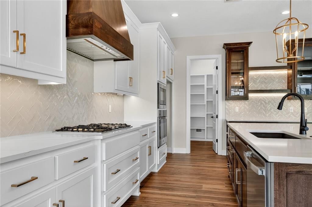17186 S Laurelwood Street — photo 10