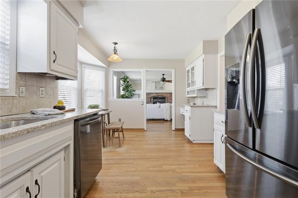 8014 Hall Street — photo 12