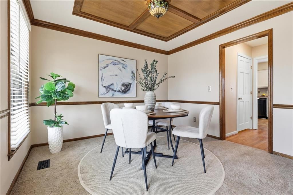 8014 Hall Street — photo 15