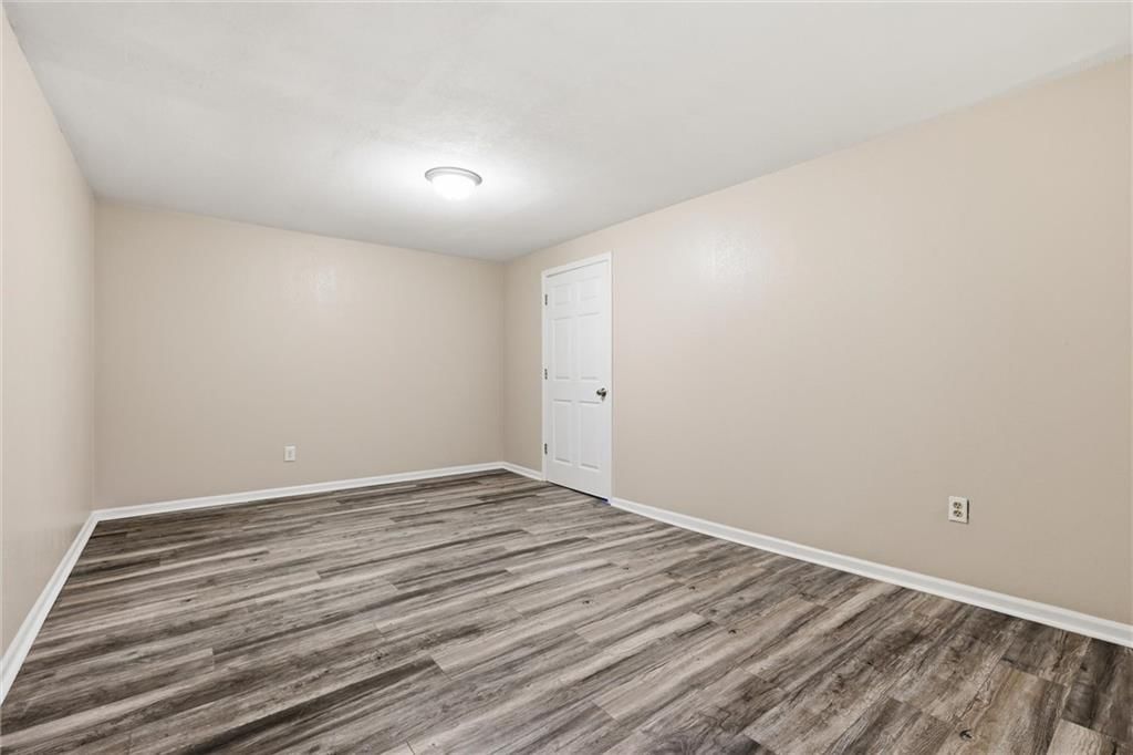 8014 Hall Street — photo 32