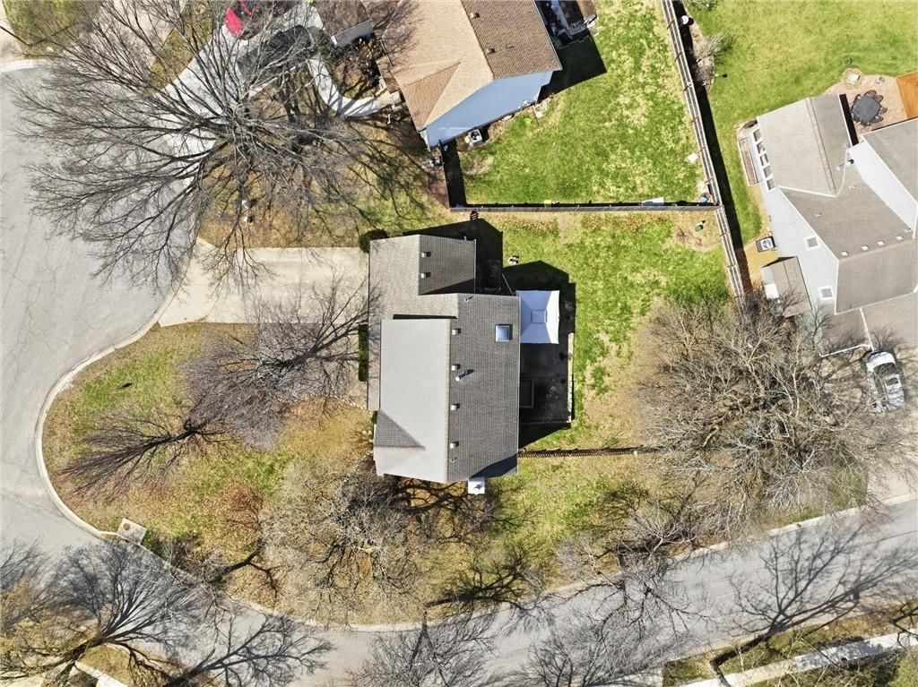 8014 Hall Street — photo 41