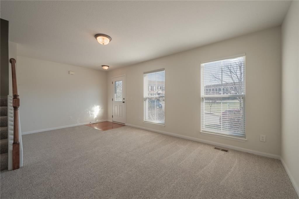 8112 N Drury Avenue — photo 2