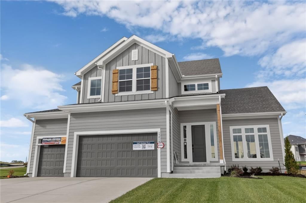 17218 S Heatherwood Street, Olathe, KS