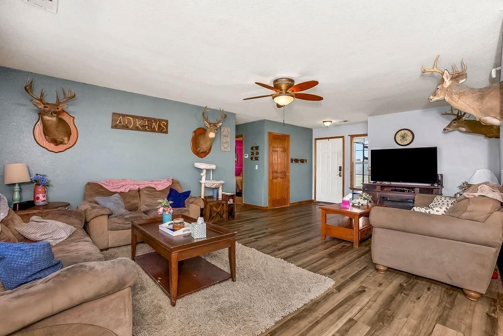 528 S Truman Road — photo 9