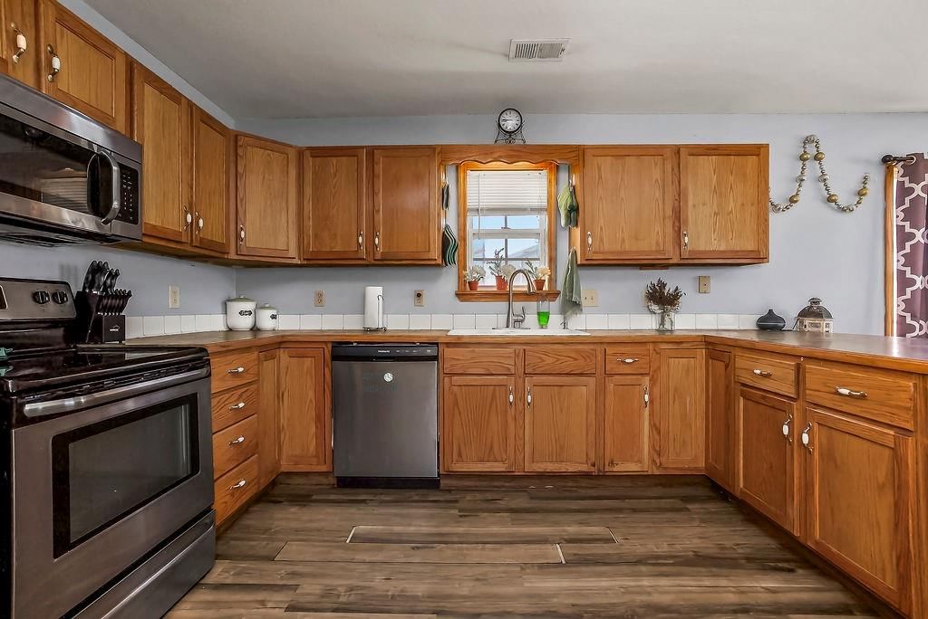 528 S Truman Road — photo 13