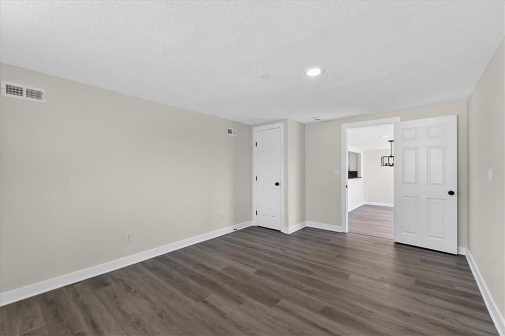 604 E 164th Terrace — photo 28