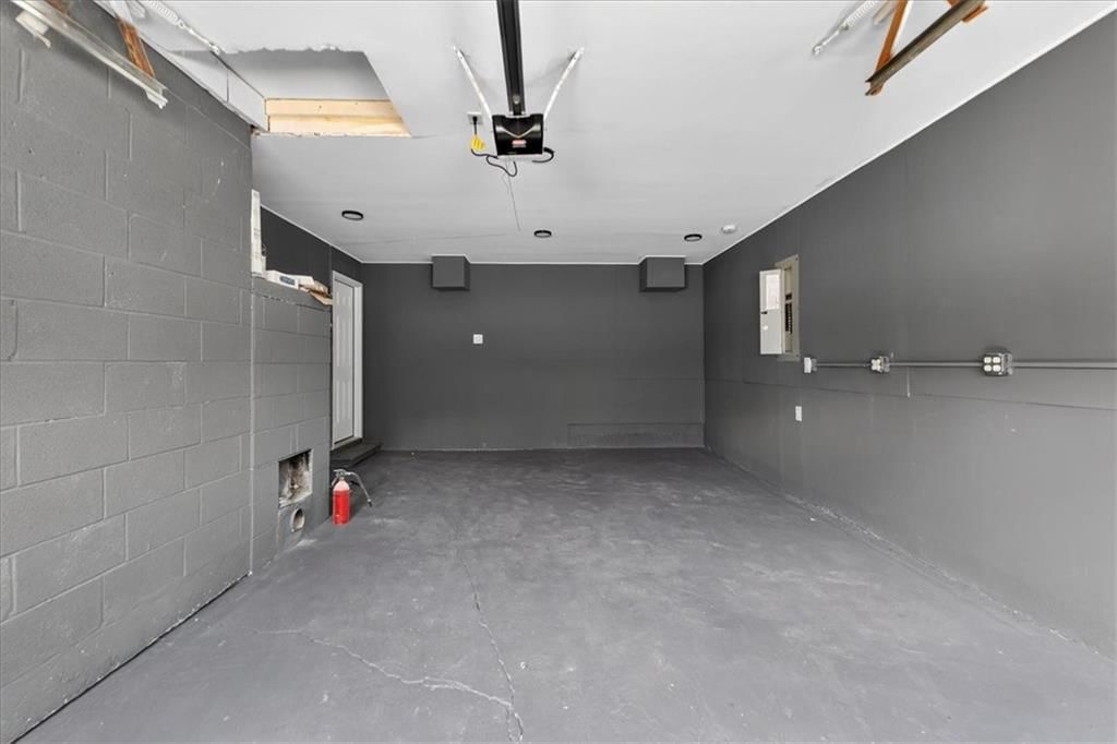 604 E 164th Terrace — photo 32
