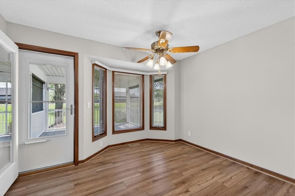 3328 S Victoria Drive — photo 10
