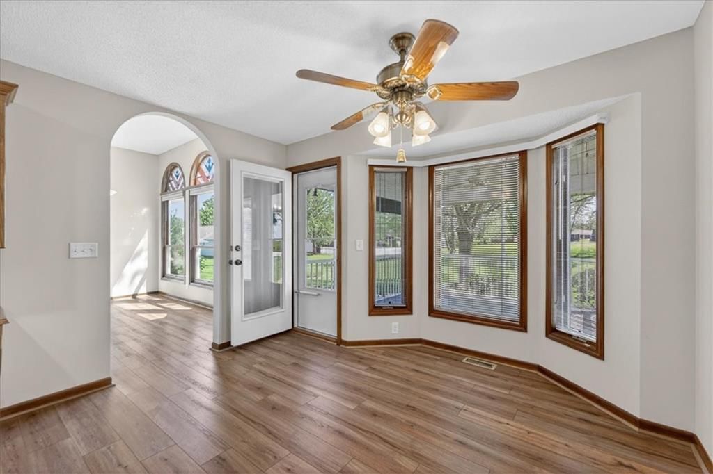 3328 S Victoria Drive — photo 11