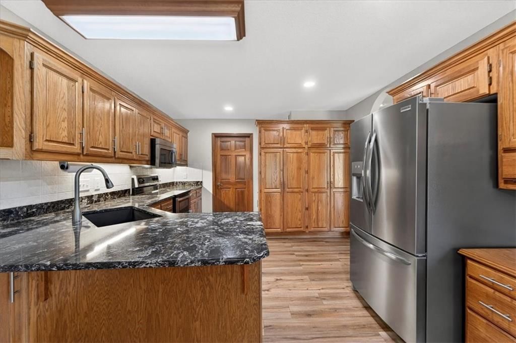 3328 S Victoria Drive — photo 13
