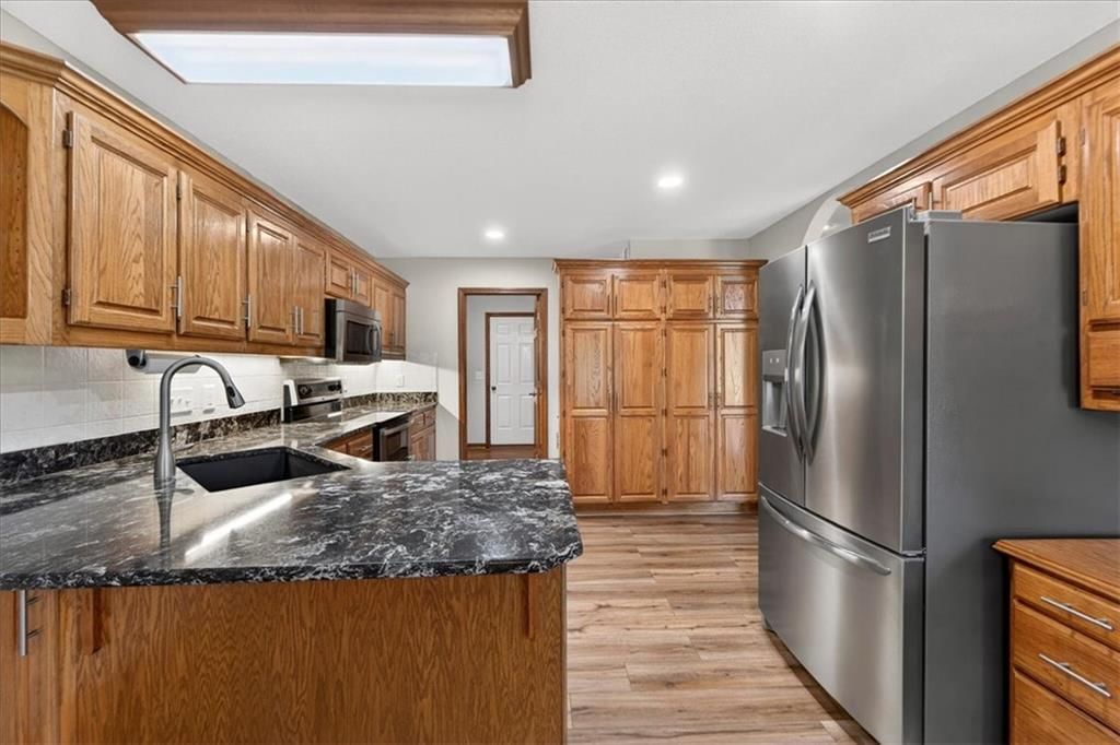 3328 S Victoria Drive — photo 14