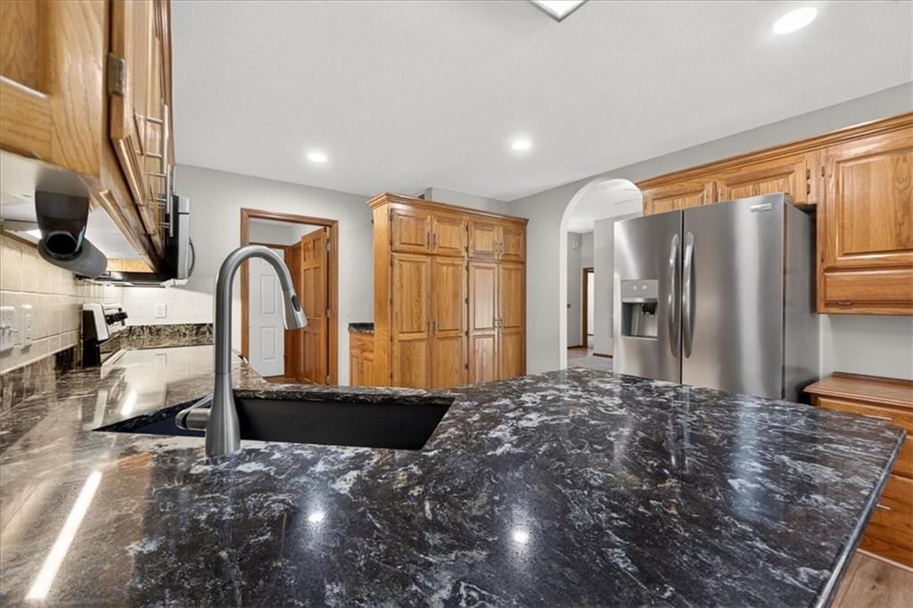 3328 S Victoria Drive — photo 16