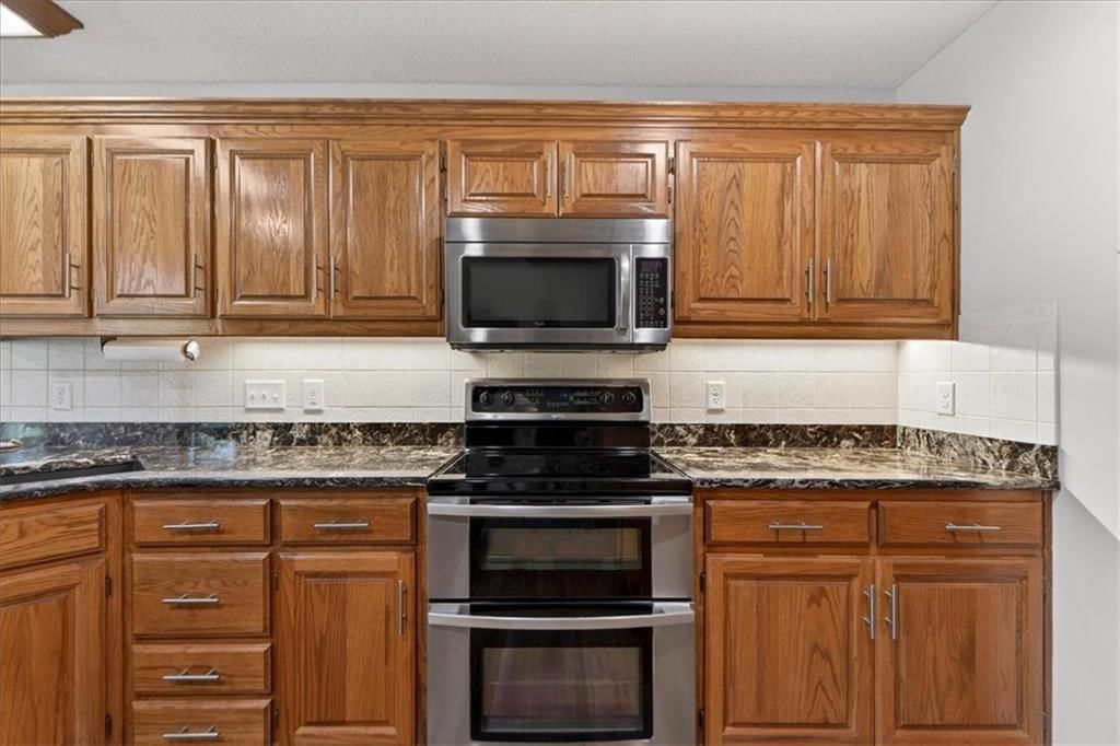3328 S Victoria Drive — photo 20