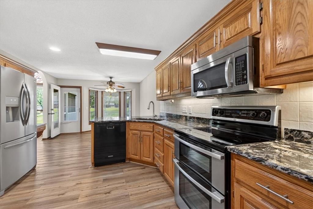 3328 S Victoria Drive — photo 21