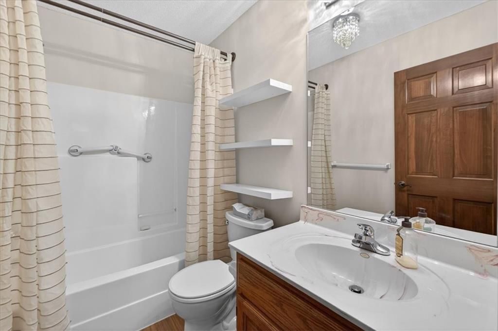 3328 S Victoria Drive — photo 27
