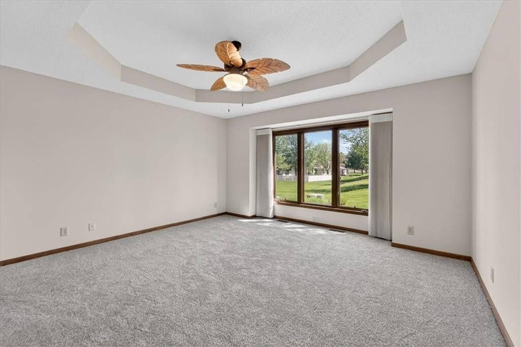 3328 S Victoria Drive — photo 28