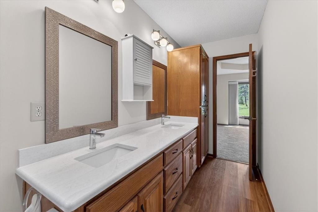 3328 S Victoria Drive — photo 32