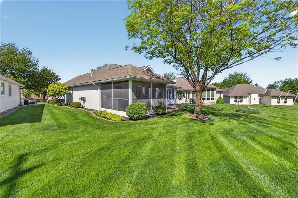 3328 S Victoria Drive — photo 46