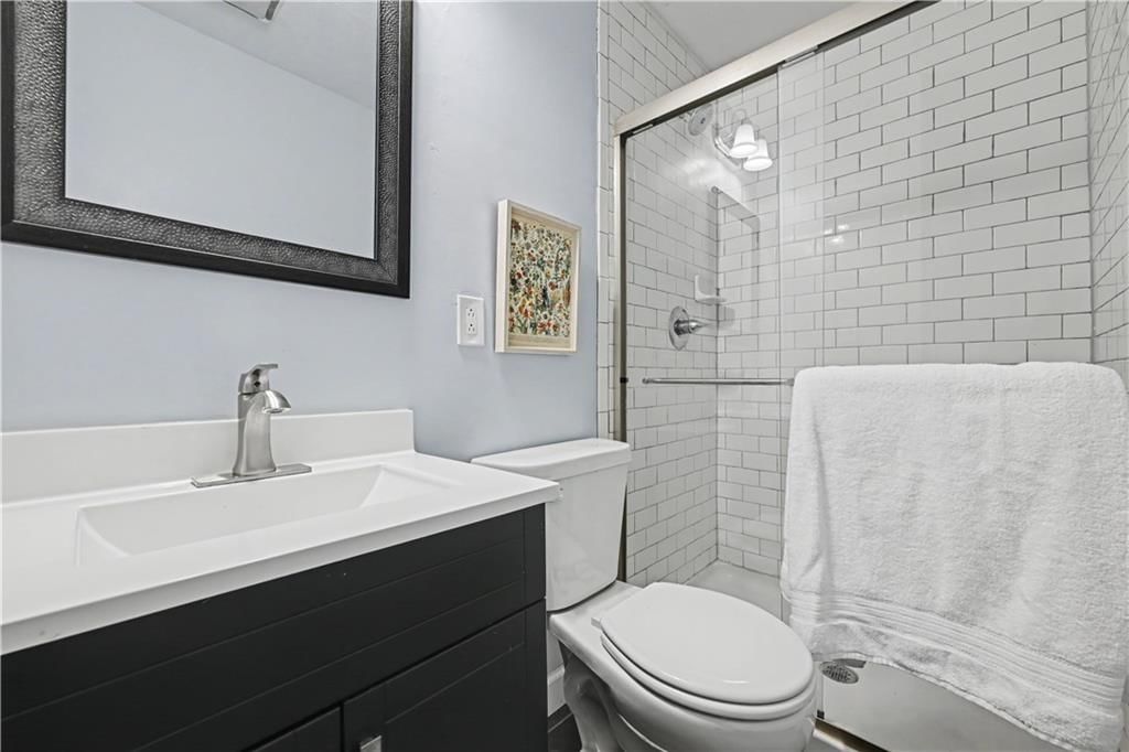 5645 Russell Street — photo 14