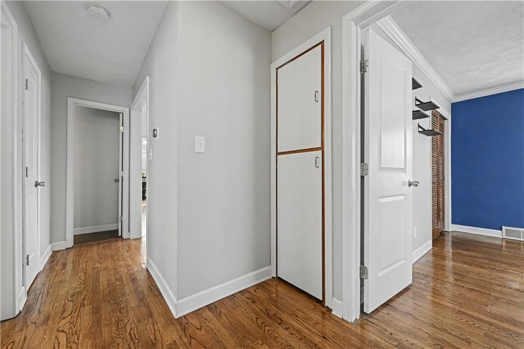 5645 Russell Street — photo 17