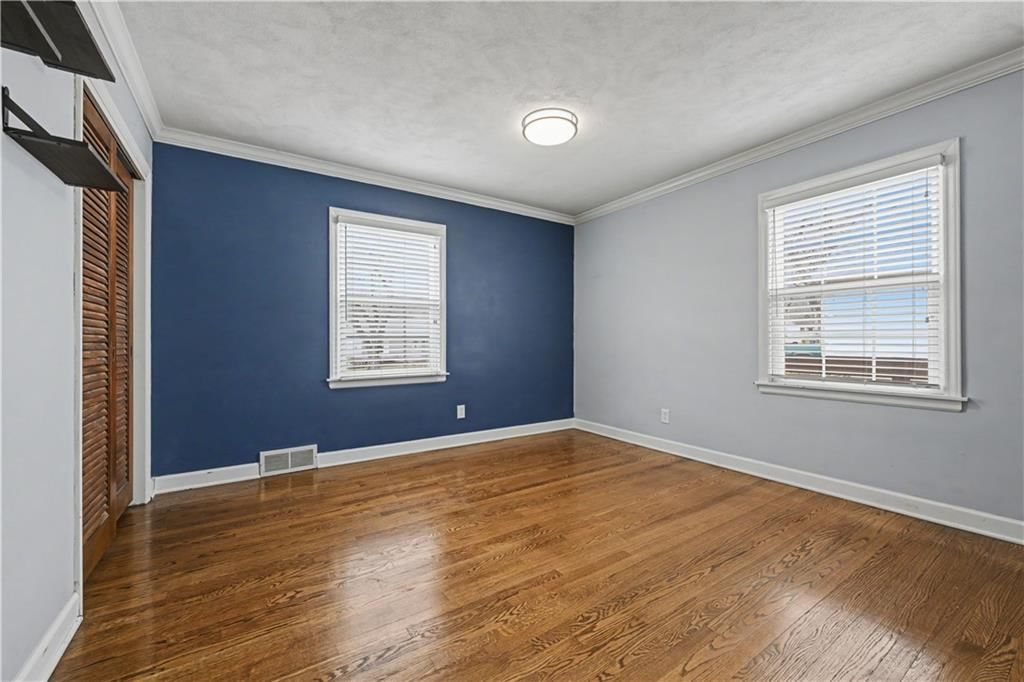 5645 Russell Street — photo 19