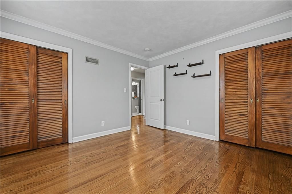 5645 Russell Street — photo 20