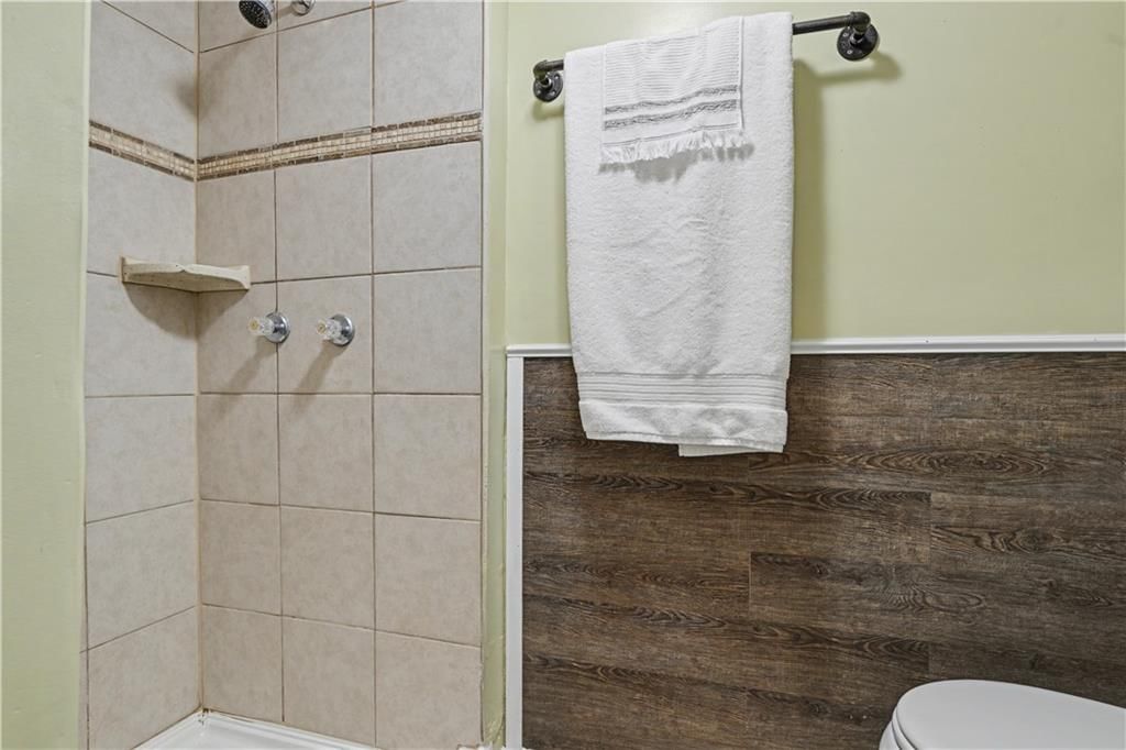 5645 Russell Street — photo 27