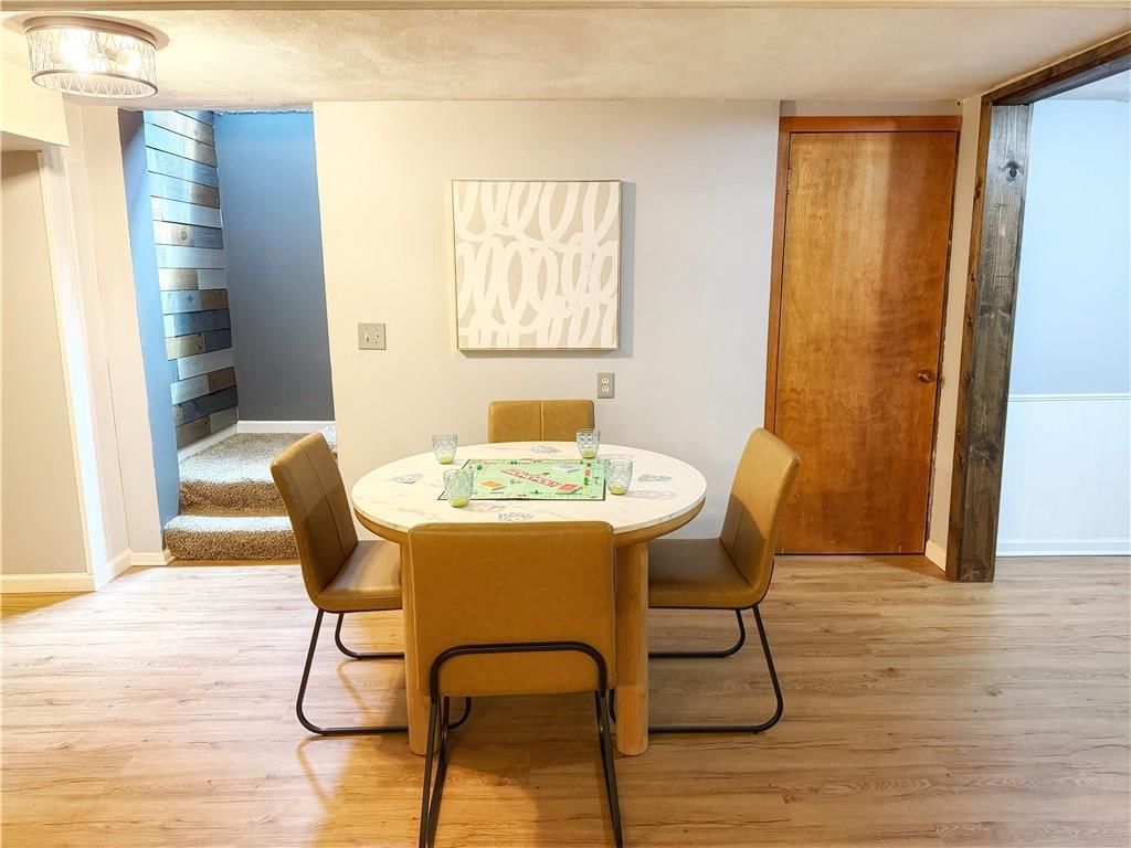 5645 Russell Street — photo 32