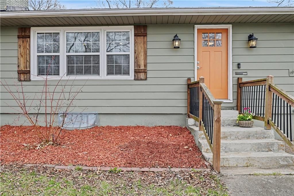 5645 Russell Street — photo 37