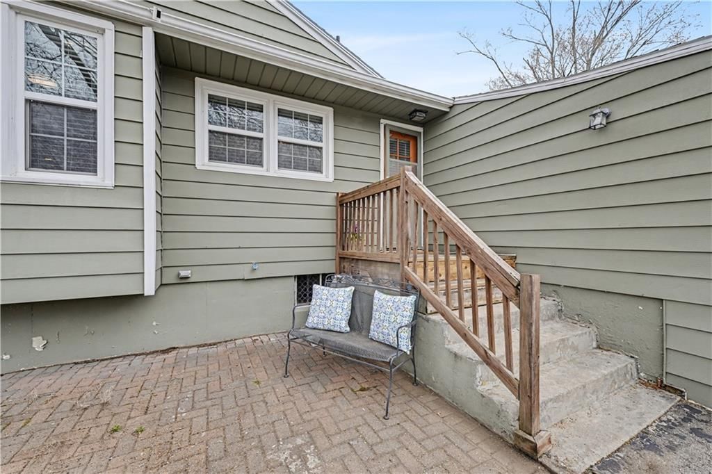 5645 Russell Street — photo 38