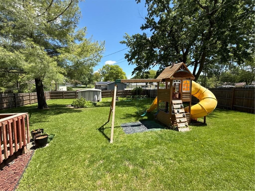 117 S GRAND Avenue — photo 28