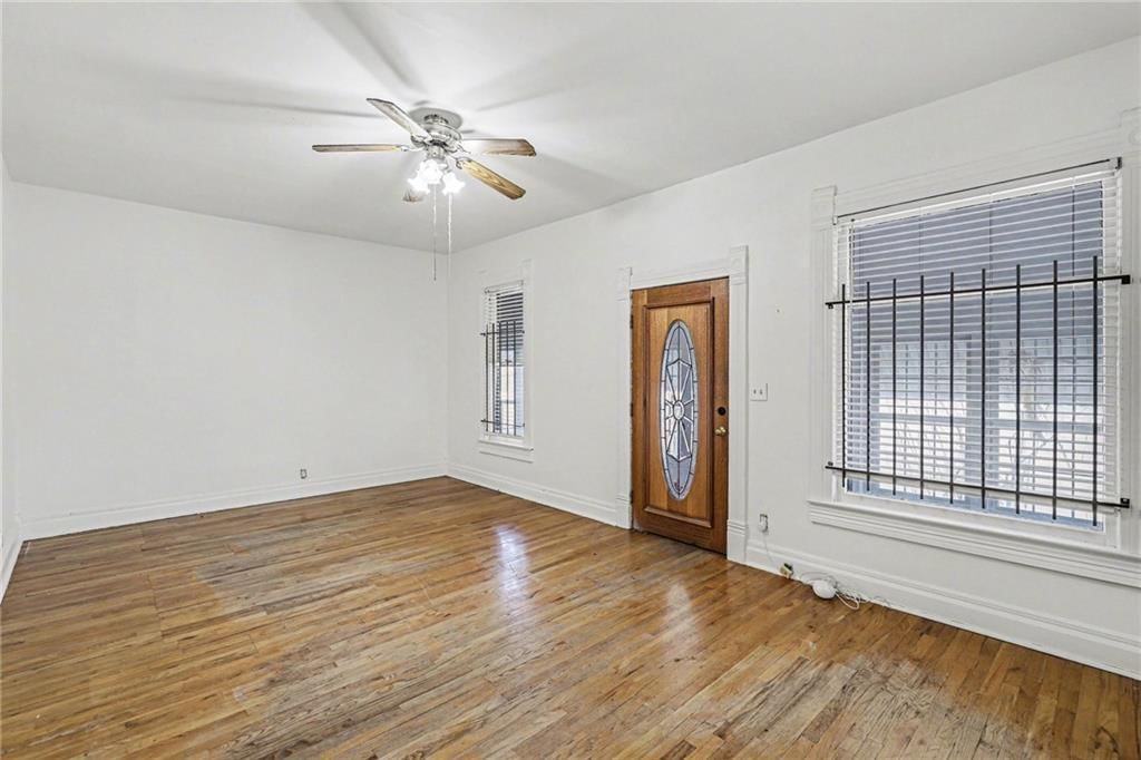 2122 Summit Street — photo 11