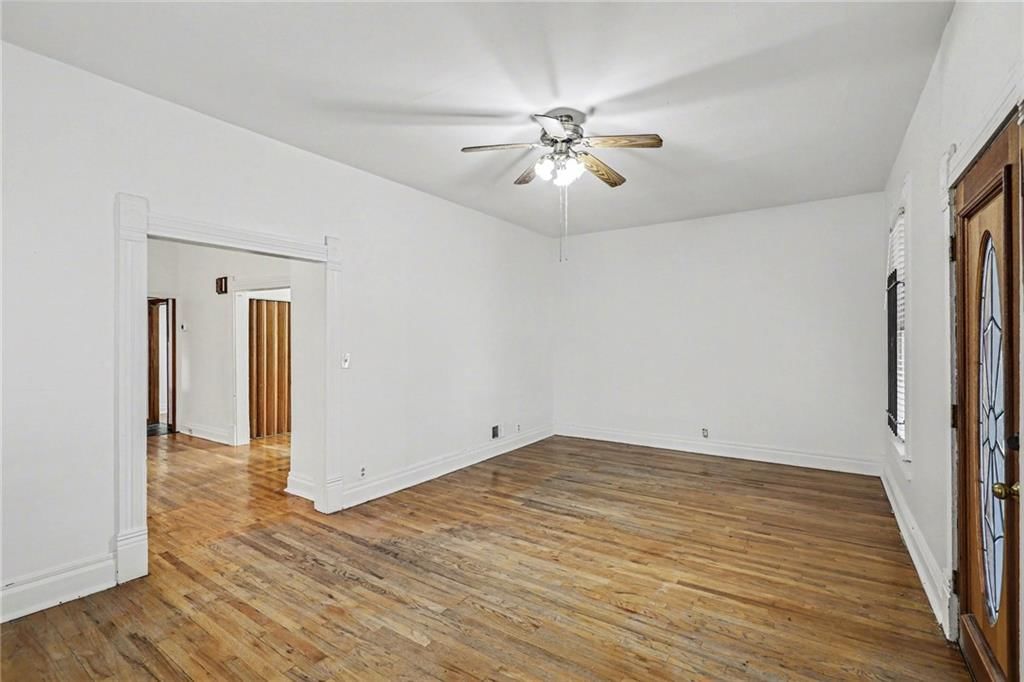 2122 Summit Street — photo 12