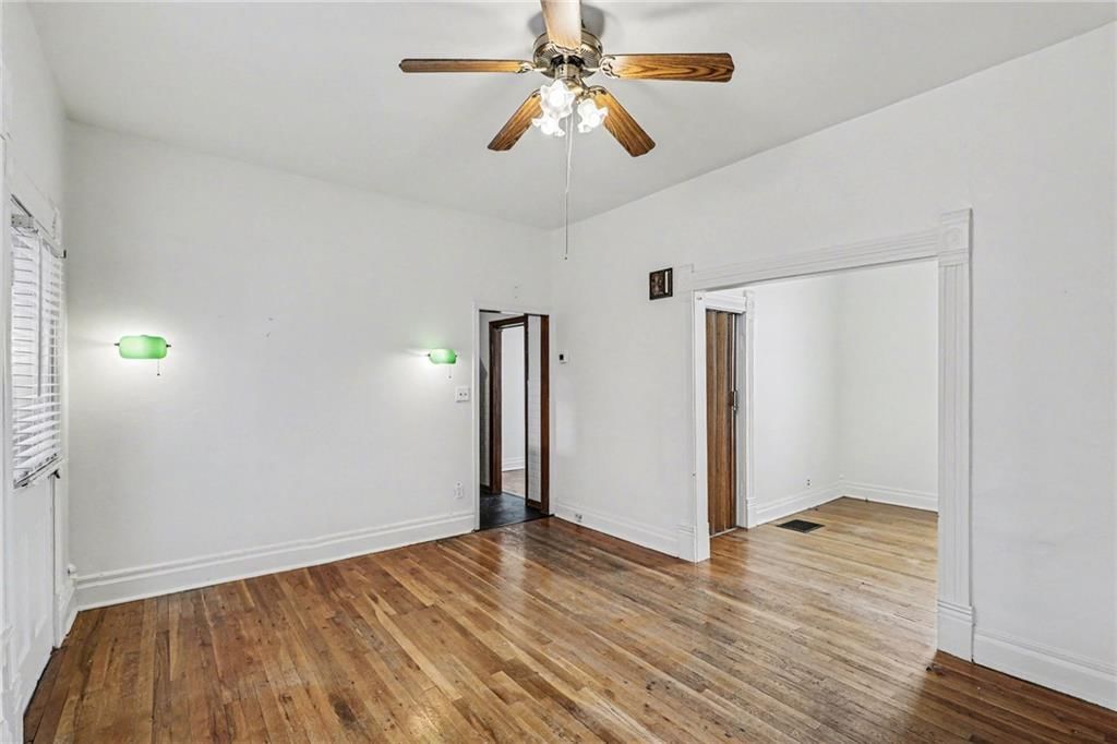 2122 Summit Street — photo 19