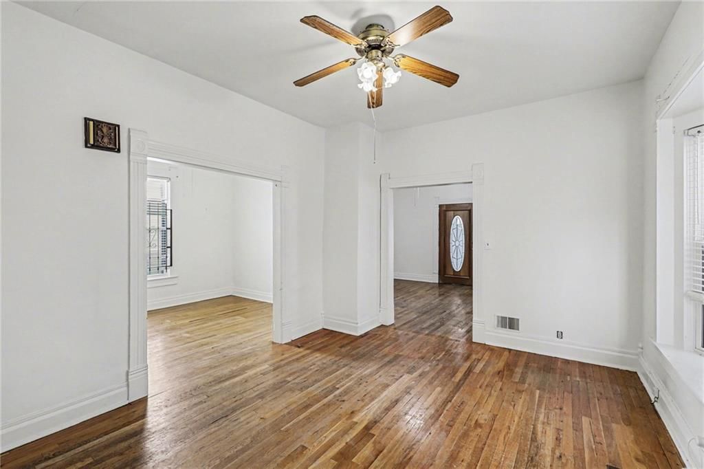 2122 Summit Street — photo 20