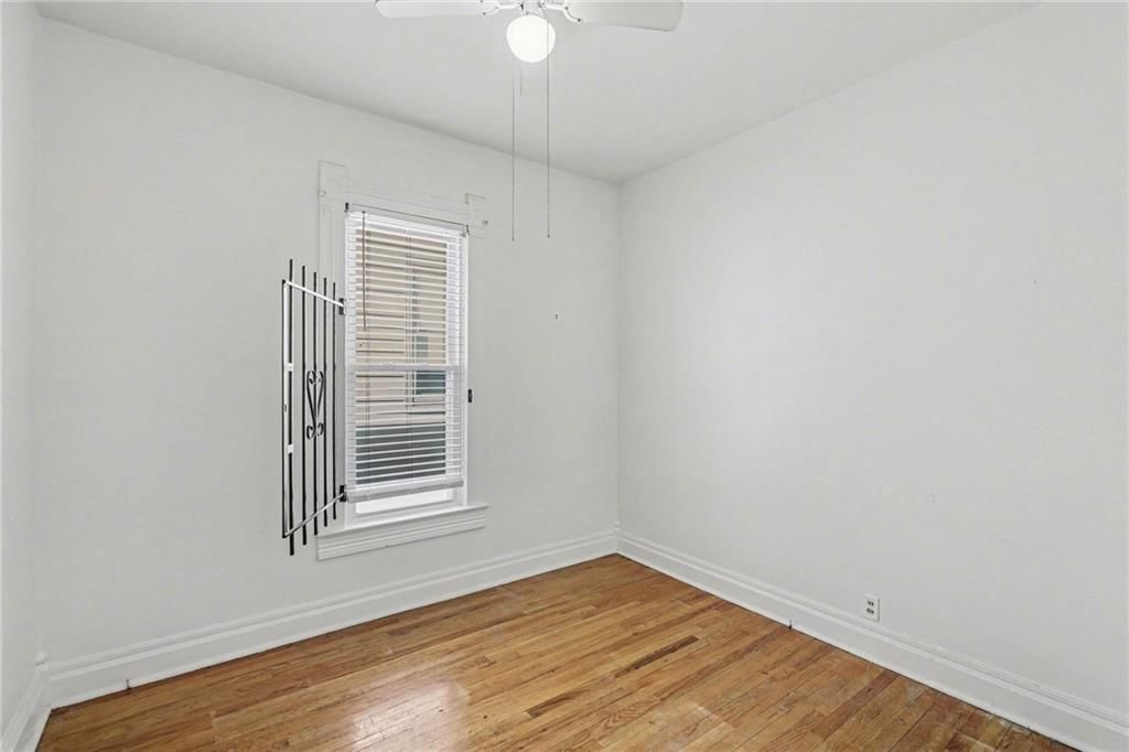 2122 Summit Street — photo 21
