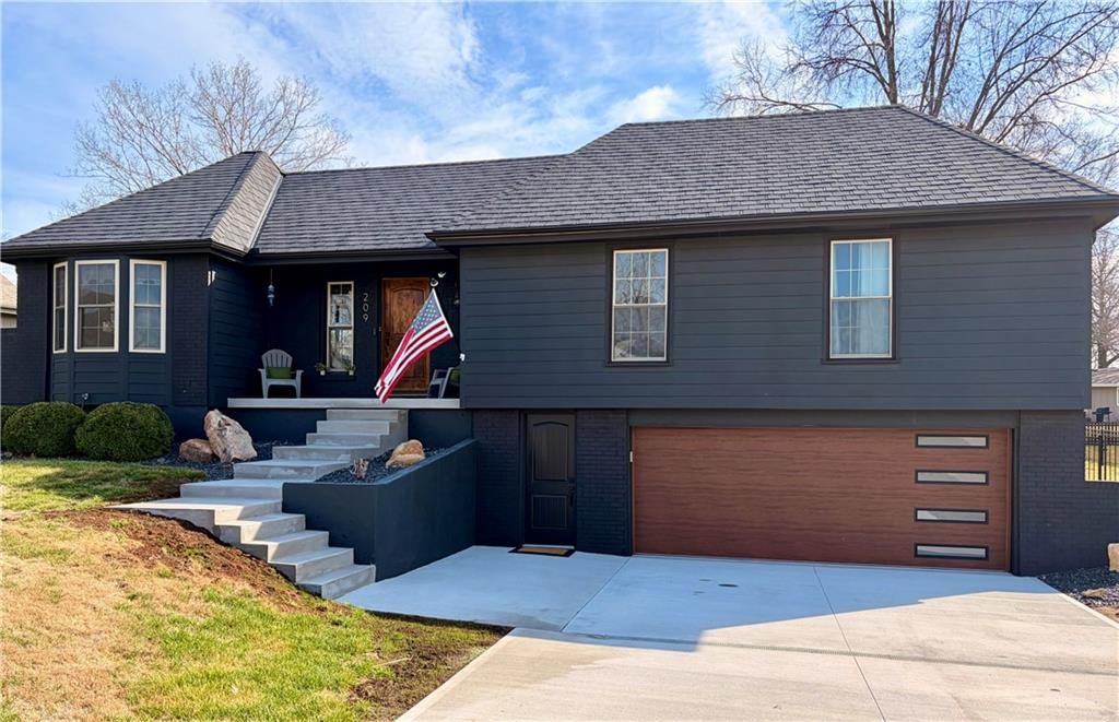 209 SAPONI Lane, Lake Winnebago, MO