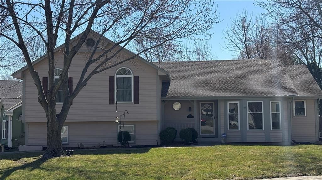 1501 NE MISTY Lane, Lee's Summit, MO