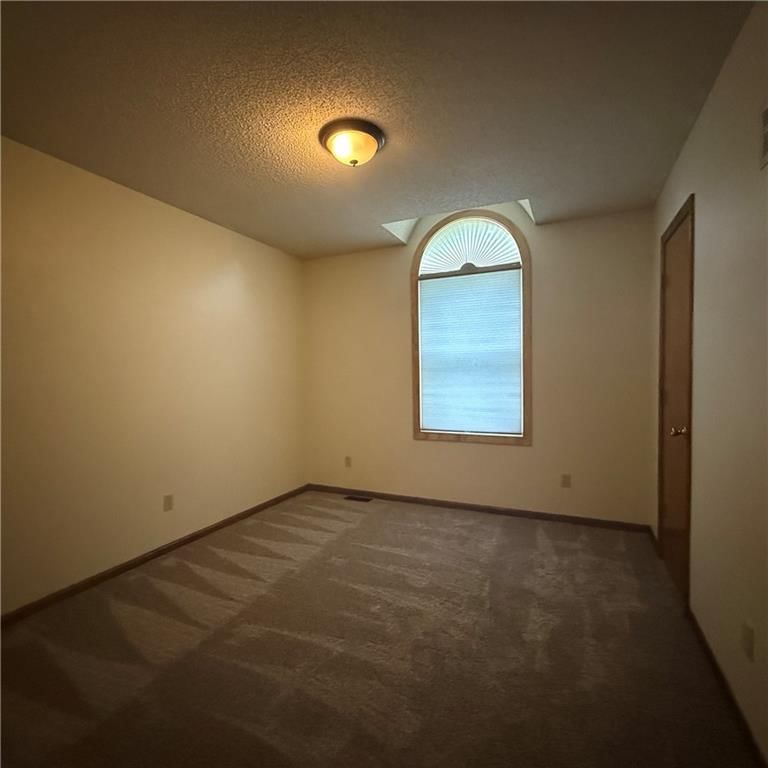 1501 NE MISTY Lane — photo 15