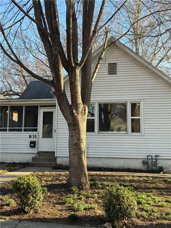831 Ottawa Street — photo 2