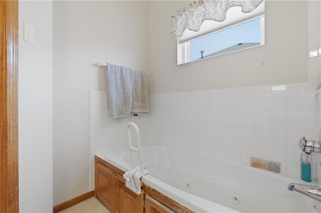 408 Victoria Avenue — photo 26