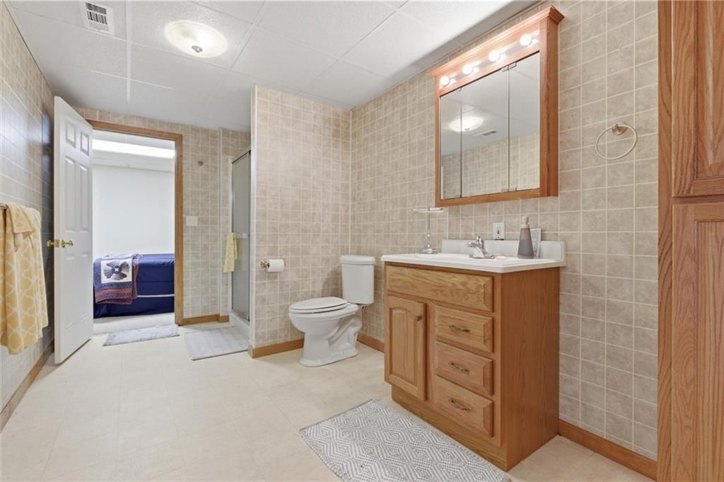 408 Victoria Avenue — photo 34