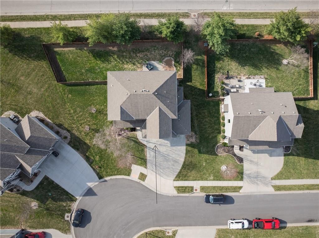 104 SW Greenbriar Drive — photo 55