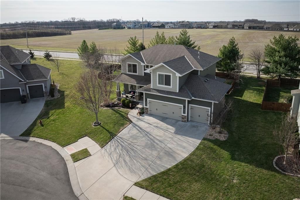 104 SW Greenbriar Drive — photo 56