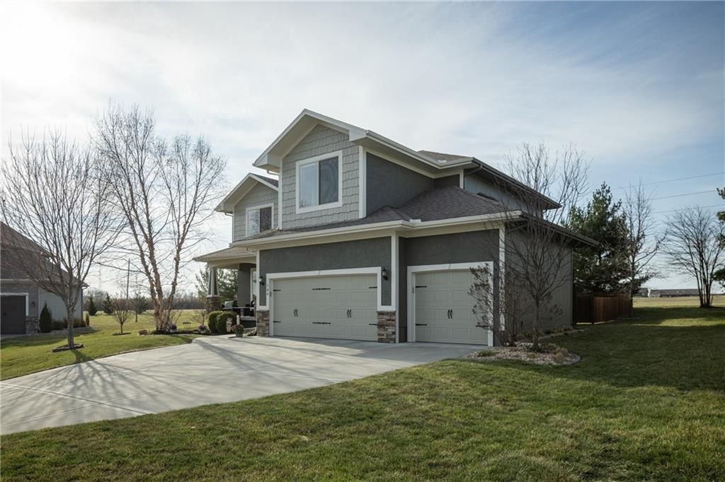 104 SW Greenbriar Drive — photo 57