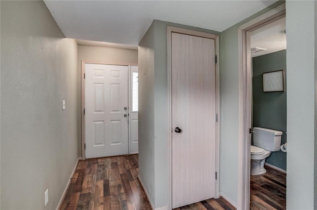 5820 NW Plantation Lane — photo 2