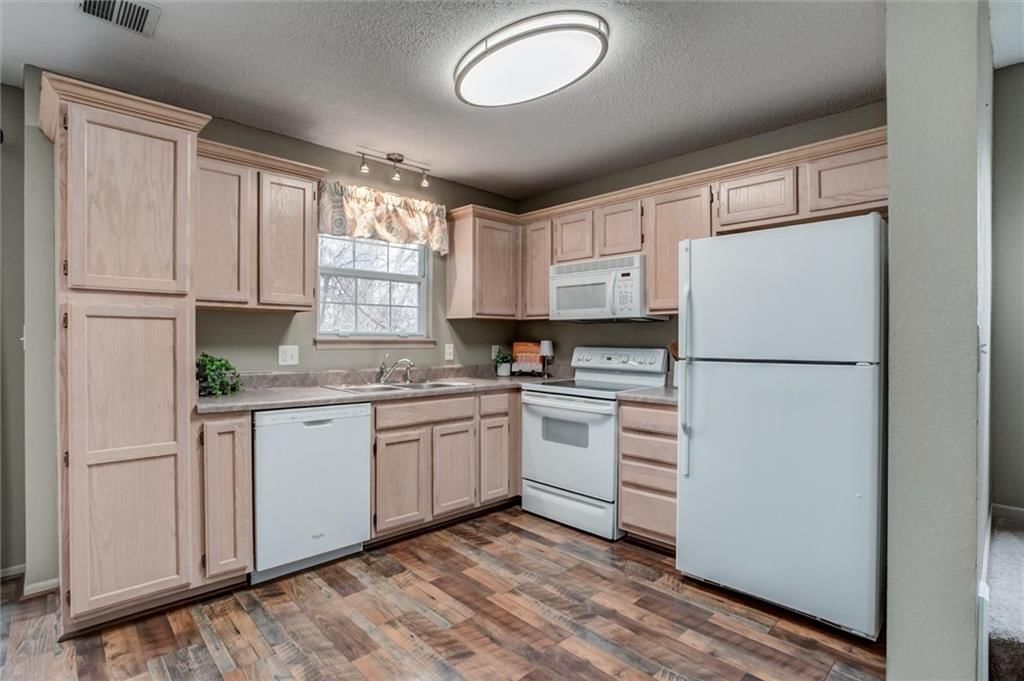 5820 NW Plantation Lane — photo 9