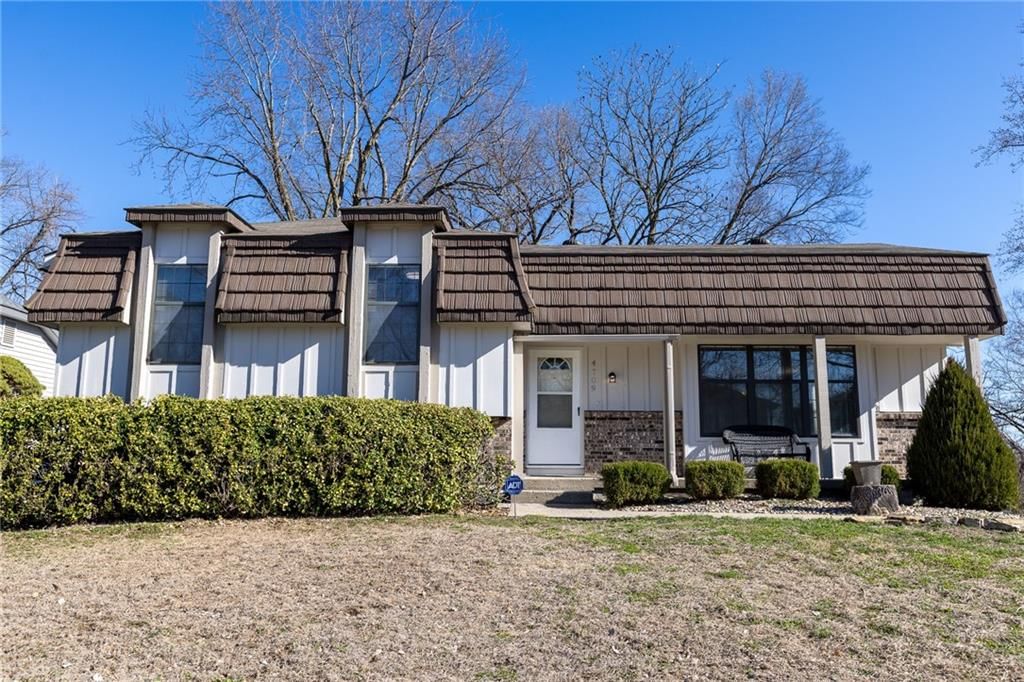 4709 NW Fisk Avenue — photo 2